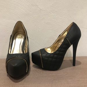 FRH Quilted pumps with Gold Zippers